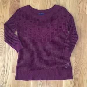 American Eagle maroon sweater